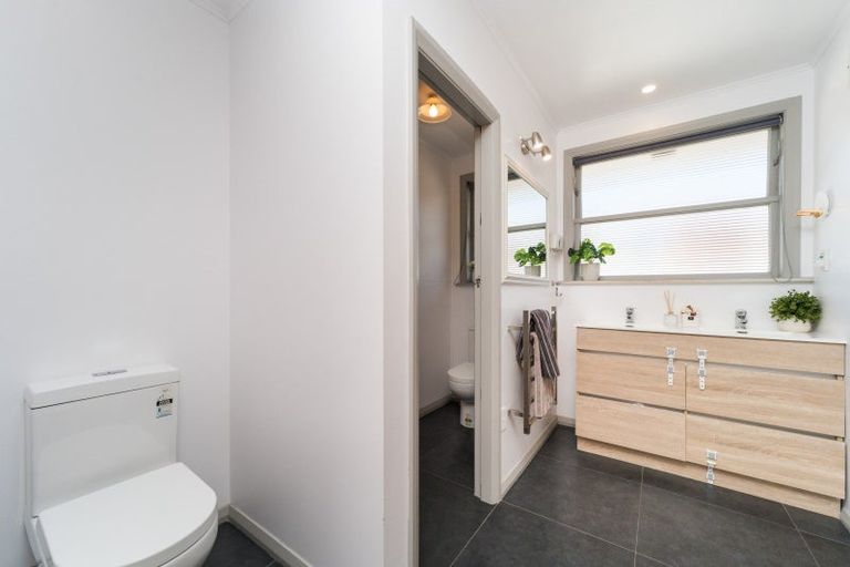 Photo of property in 7 Innes Place, Roslyn, Palmerston North, 4414