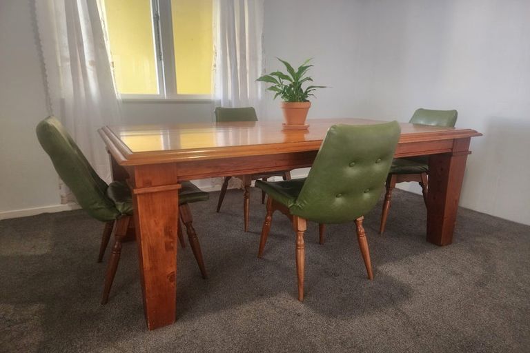 Photo of property in 6 Chadwick Crescent, Mangere East, Auckland, 2024