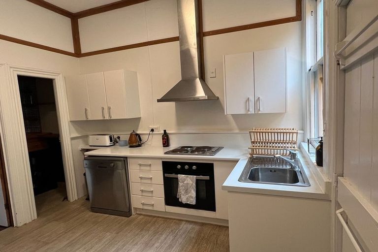 Photo of property in 5 Mcintyre Avenue, Mount Victoria, Wellington, 6011