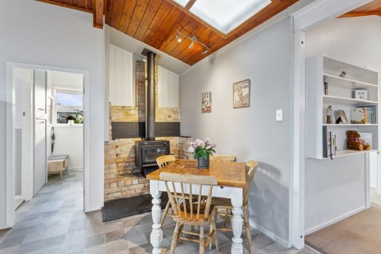 Photo of property in 1 Karaka Street, Helensville, 0800