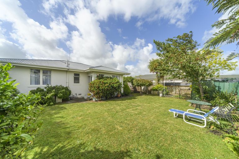 Photo of property in 39 Aberdeen Avenue, Takaro, Palmerston North, 4412