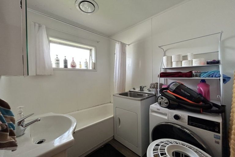 Photo of property in 6/318 Te Atatu Road, Te Atatu South, Auckland, 0610