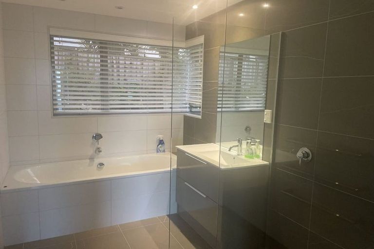 Photo of property in 48 Hebron Road, Waiake, Auckland, 0630