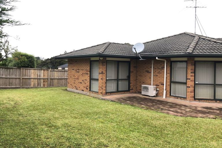 Photo of property in 33a Schnapper Rock Road, Greenhithe, Auckland, 0632