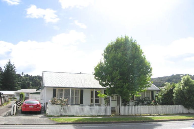 Photo of property in 3 Gemstone Drive, Birchville, Upper Hutt, 5018