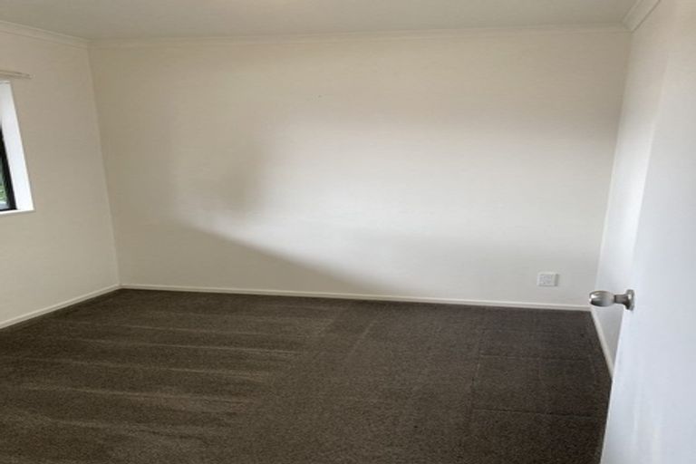 Photo of property in 5a Southview Place, Wattle Downs, Auckland, 2102