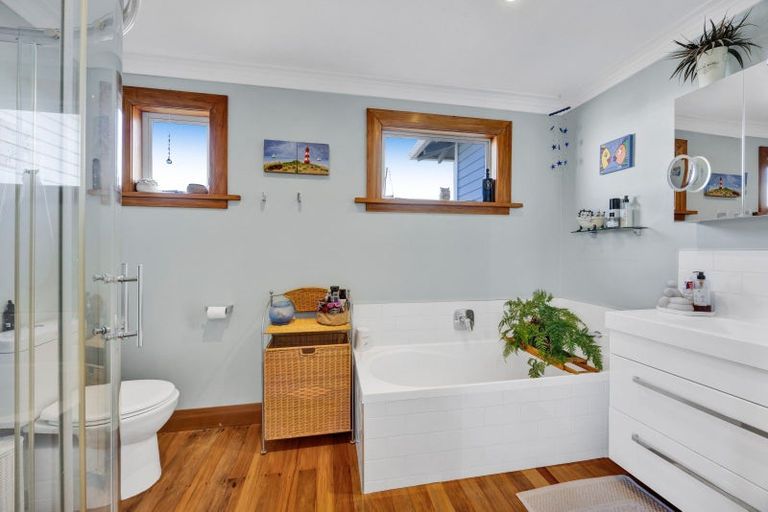 Photo of property in 2 Hurworth Road, Hurworth, New Plymouth, 4371