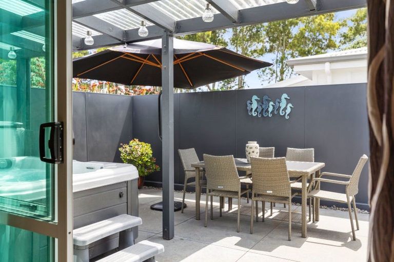 Photo of property in 15 Lennon Way, Papamoa Beach, Papamoa, 3118