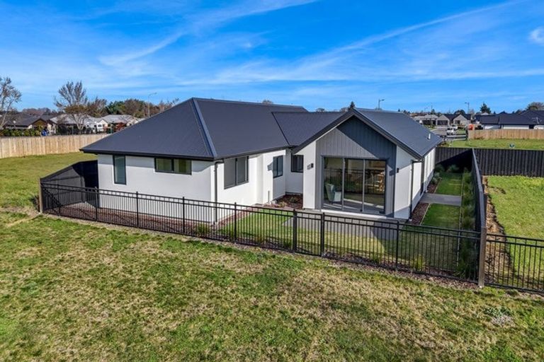 Photo of property in 20 Inch Crescent, Rangiora, 7400