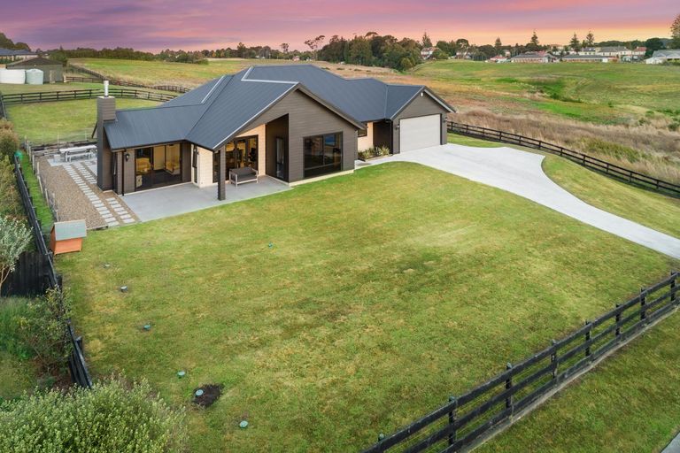Photo of property in 133 Mcrobbie Road, Kingseat, Papakura, 2580
