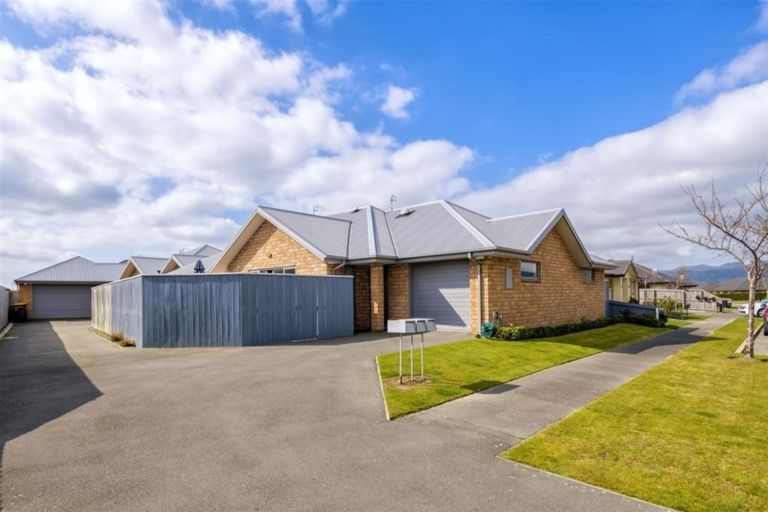 Photo of property in 8a Somerville Crescent, Aidanfield, Christchurch, 8025
