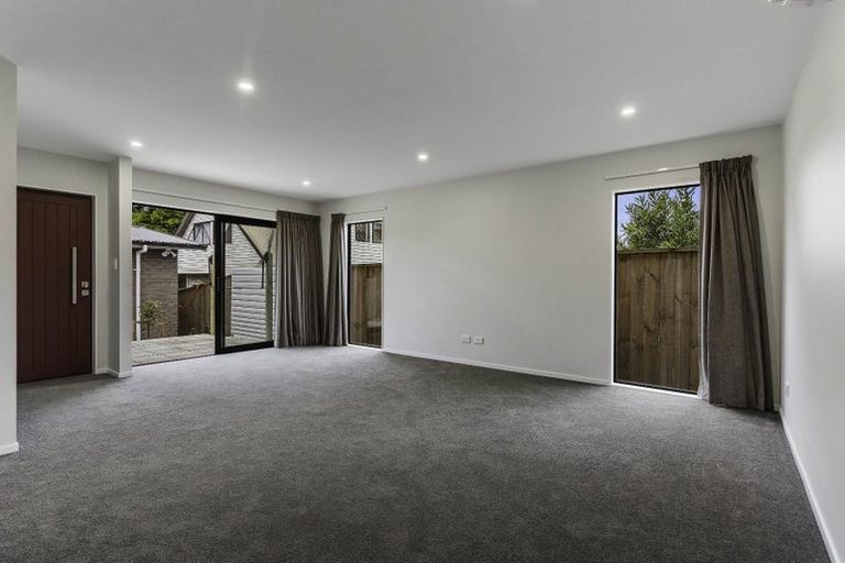 Photo of property in 41 Kingdale Road, Henderson, Auckland, 0610