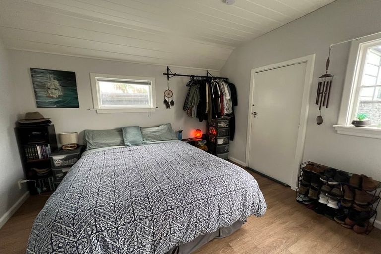 Photo of property in 5 Marine Parade, North New Brighton, Christchurch, 8083