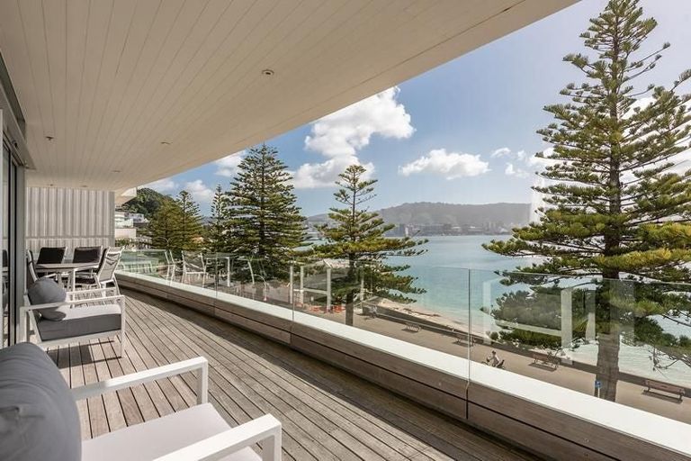 Photo of property in Mitika Apartments, 3/254 Oriental Parade, Oriental Bay, Wellington, 6011