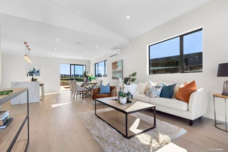 Photo of property in 40 Jane Maree Road, Kumeu, 0810