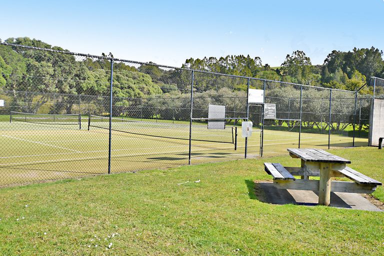 Photo of property in 10 Clinton Road, Tawharanui Peninsula, Matakana, 0986