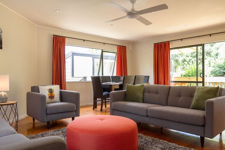 Photo of property in 24a Korotaha Terrace, Rothesay Bay, Auckland, 0630