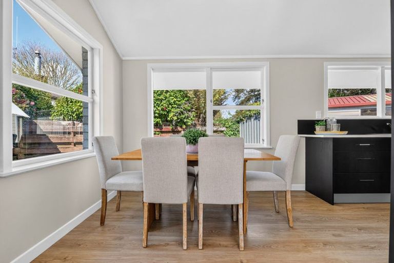 Photo of property in 18 Totara Drive, St Andrews, Hamilton, 3200