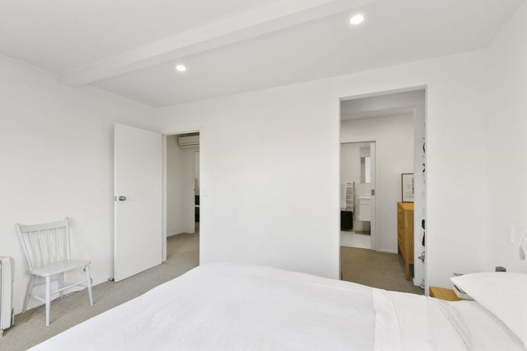 Photo of property in 8 Nadia Grove, Khandallah, Wellington, 6035