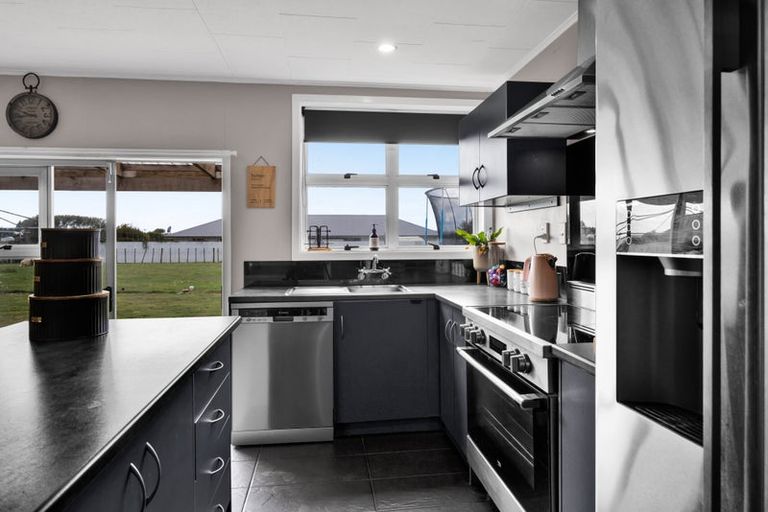 Photo of property in 135 Turuturu Road, Hawera, 4674