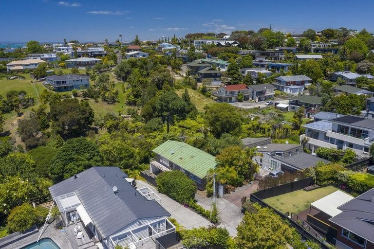 Photo of property in 65 Braemar Road, Castor Bay, Auckland, 0620