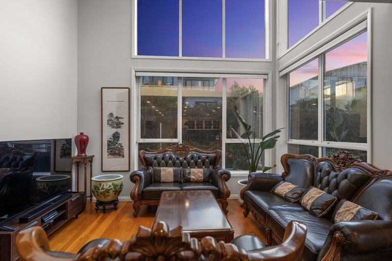 Photo of property in 6 Taraire Place, Orewa, 0931