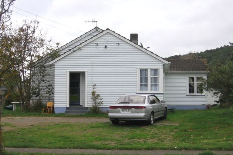 Photo of property in 7 Compton Crescent, Taita, Lower Hutt, 5011