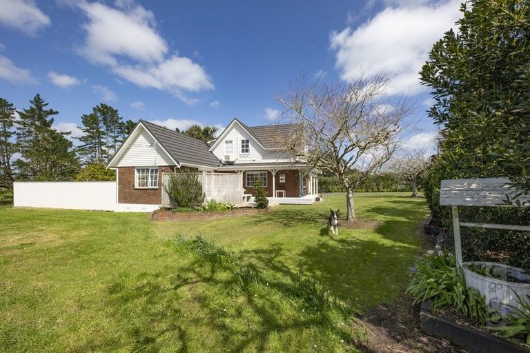 Photo of property in 30 Riverland Road, Kumeu, 0892