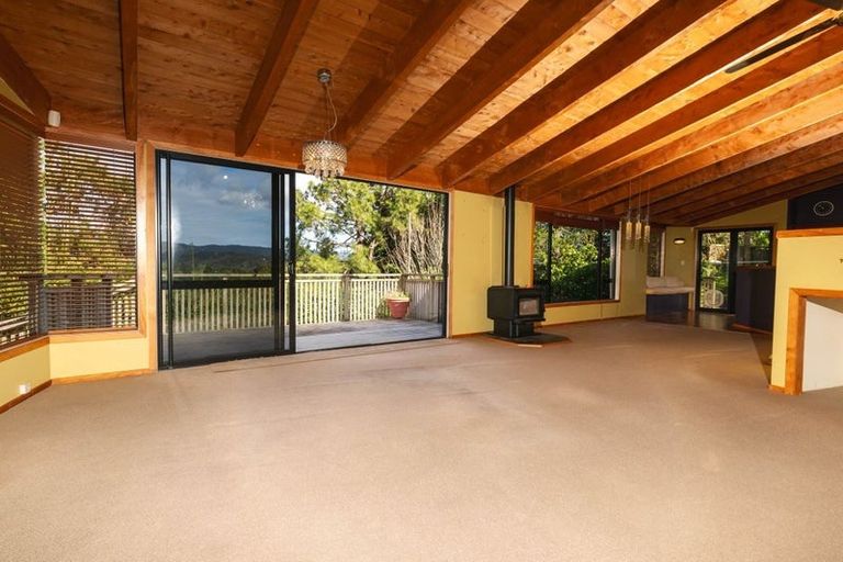 Photo of property in 180 Glengarry Road, Glen Eden, Auckland, 0602