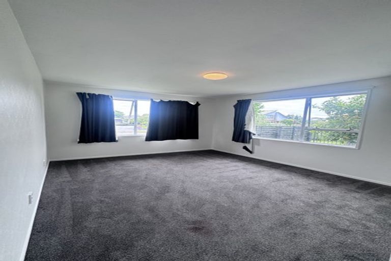 Photo of property in 32 Dunbarton Street, Redwood, Christchurch, 8051