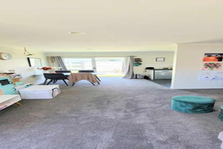 Photo of property in 25 Silvan Place, Bell Block, New Plymouth, 4312