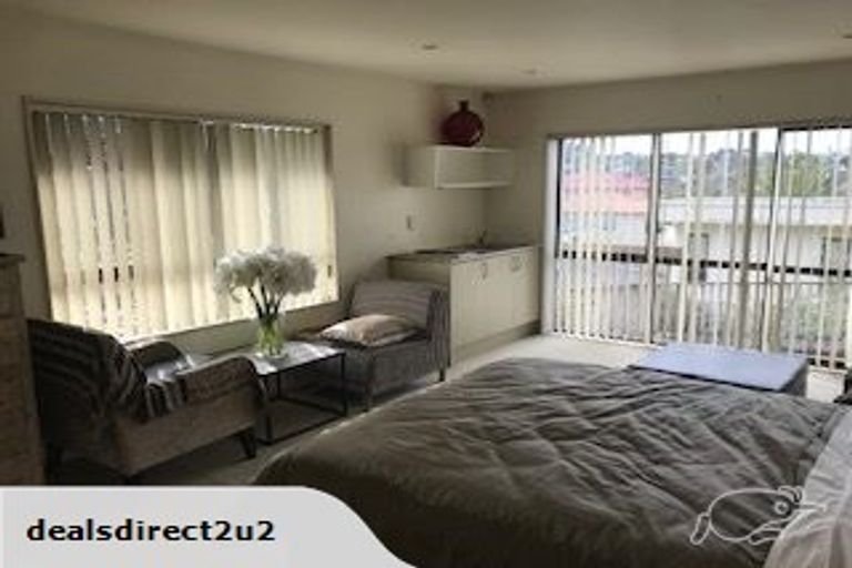 Photo of property in 26a Woodstock Road, Forrest Hill, Auckland, 0620