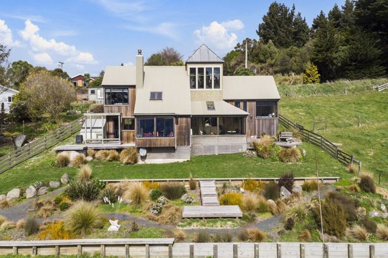 Photo of property in 593 Highcliff Road, Highcliff, Dunedin, 9077