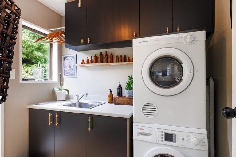 Photo of property in 8 Caccia Birch Lane, Hokowhitu, Palmerston North, 4410