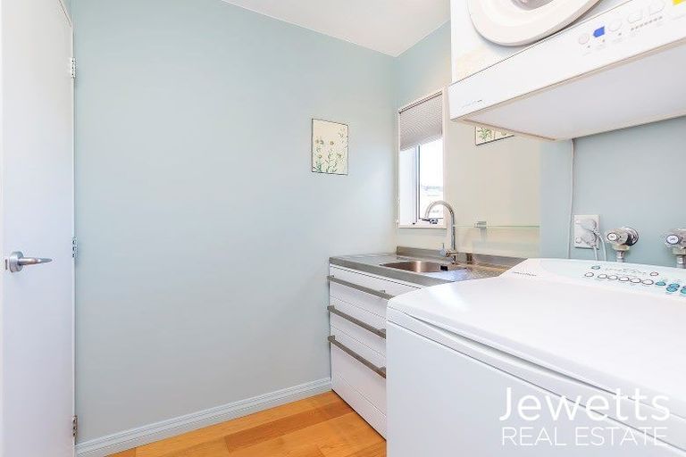 Photo of property in 1 Signallers Grove, Strathmore Park, Wellington, 6022