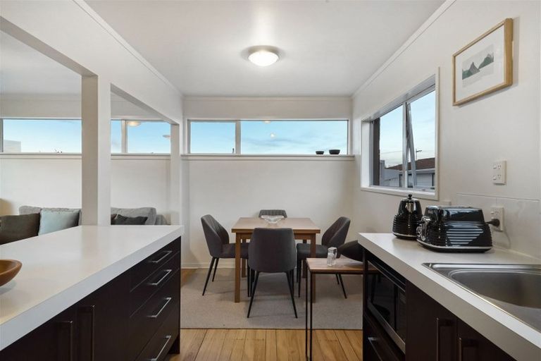 Photo of property in 1/33 Castor Bay Road, Castor Bay, Auckland, 0620