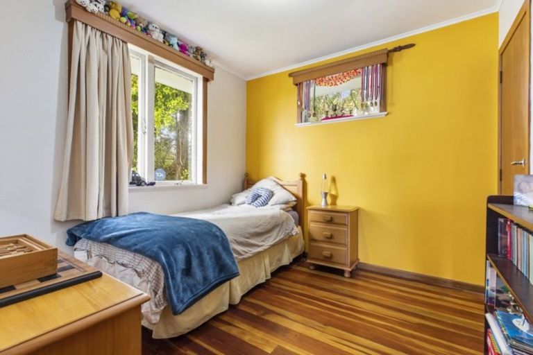 Photo of property in 7 Kelwyn Road, Kelston, Auckland, 0602