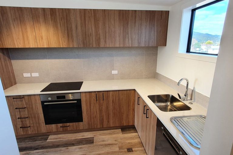 Photo of property in 94 Cambridge Terrace, Waterloo, Lower Hutt, 5011