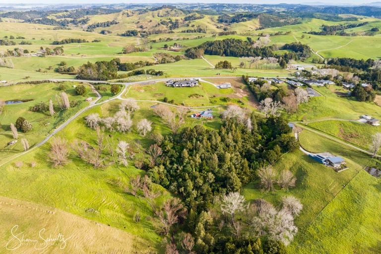 Photo of property in 16 Nikau Lane, Maungaturoto, 0520