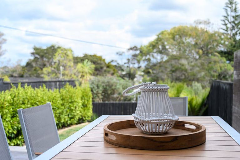 Photo of property in 19d Tawa Road, Te Atatu Peninsula, Auckland, 0610