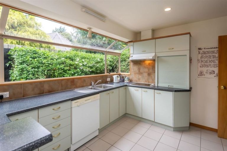 Photo of property in 2 Pentonville Close, Westmorland, Christchurch, 8025