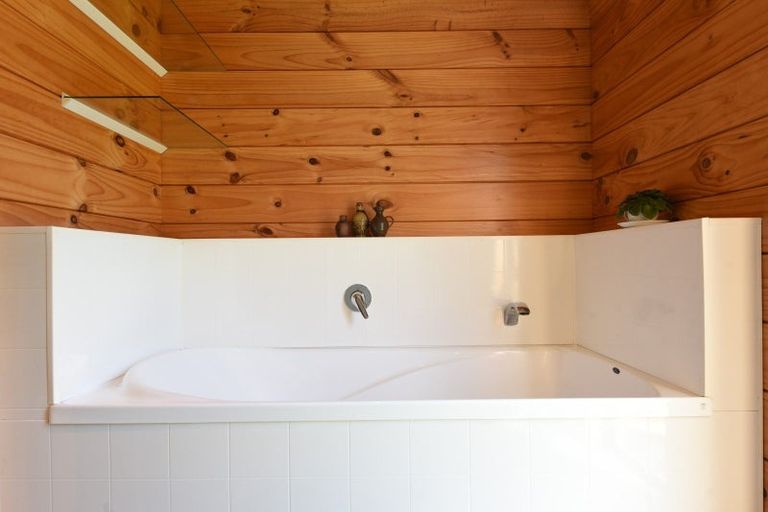 Photo of property in 25 Collingwood Drive, Tikitere, Rotorua, 3074