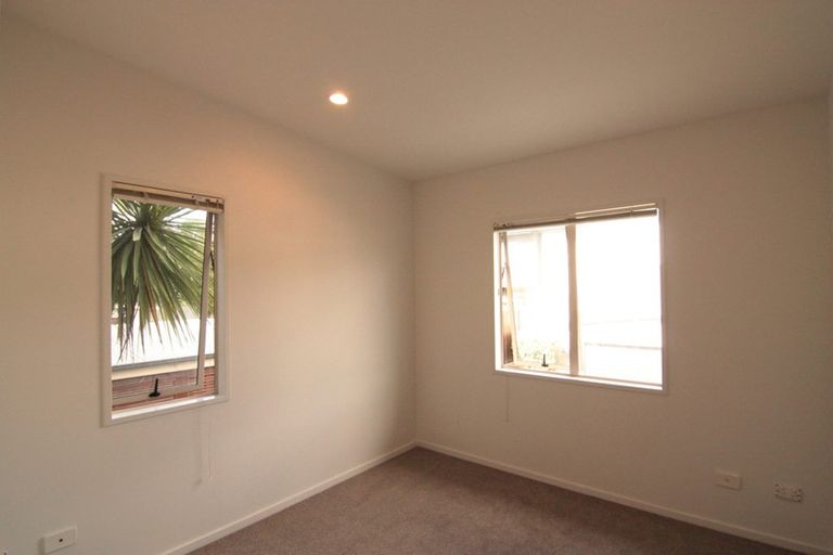Photo of property in 1/206 Manuka Road, Bayview, Auckland, 0629