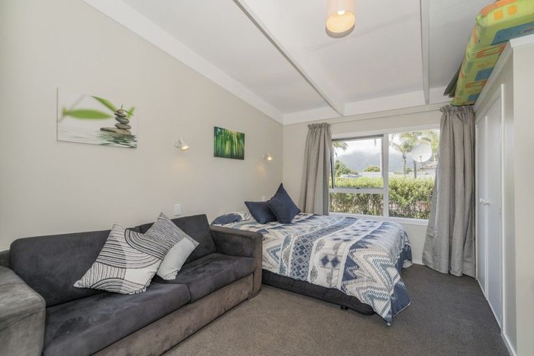 Photo of property in 15 Mccormick Place, Pauanui, Hikuai, 3579