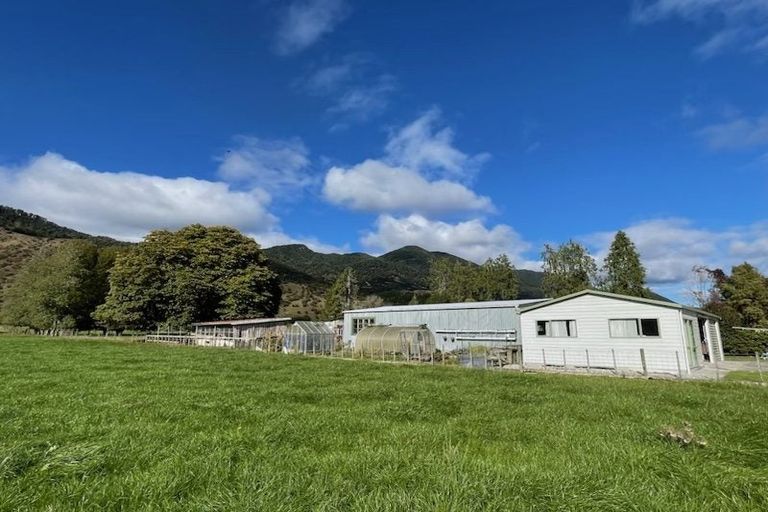 Photo of property in 213 Matakitaki Road, Six Mile, Murchison, 7077