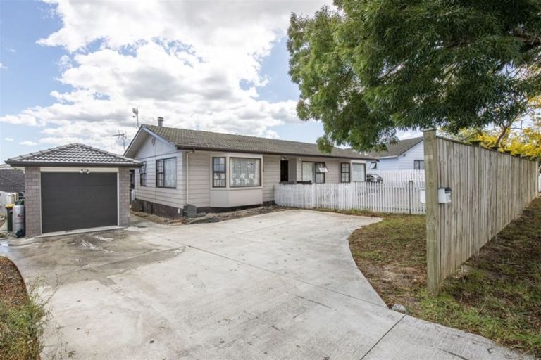 Photo of property in 33 Everglade Drive, Goodwood Heights, Auckland, 2105