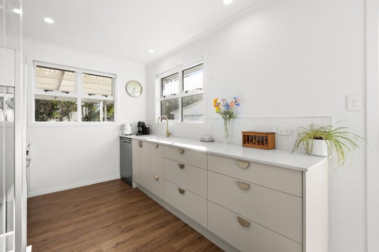 Photo of property in 19 Frickleton Street, Taradale, Napier, 4112