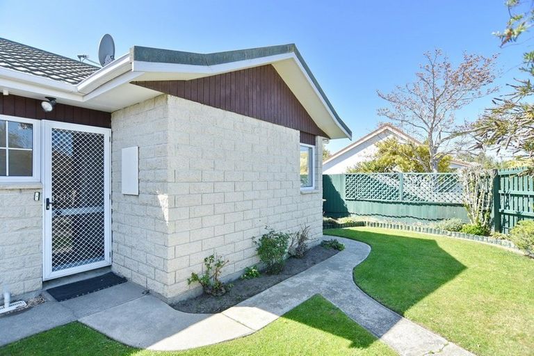 Photo of property in 2/12 Lagan Street, Belfast, Christchurch, 8051