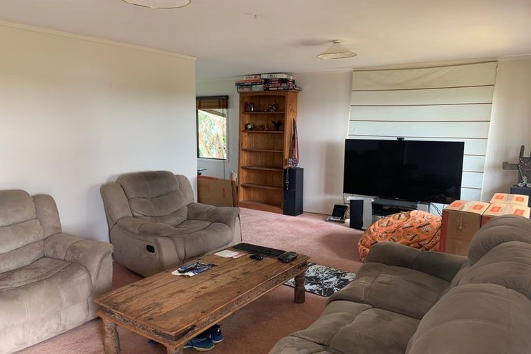 Photo of property in 28 Orton Street, Glenfield, Auckland, 0627