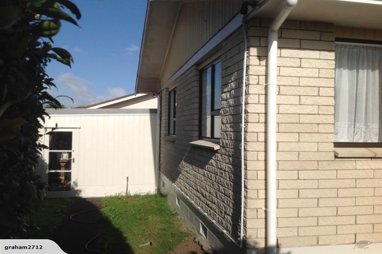 Photo of property in 32b Edgewater Parade, Waiuku, 2123